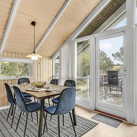 別荘 Cozy Home In Hvide Sande With Sauna *